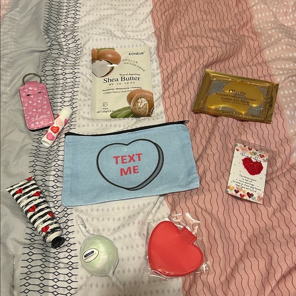 Valentine’s Beauty Bundles (Choose 1) 9 pieces - Picture 6 of 17